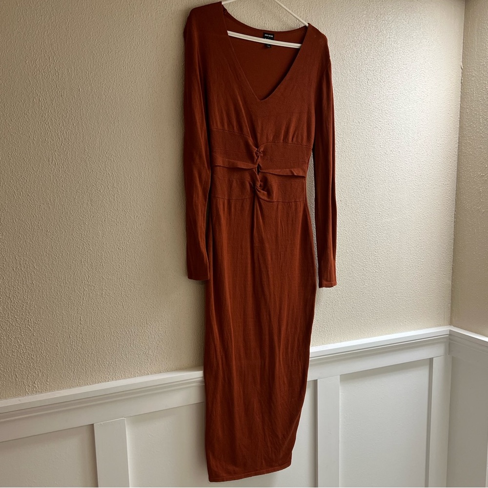 Bar III womens 3/4 length sweater dress with torso cut out medium EUC
